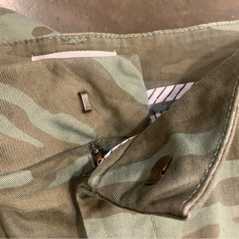 Caslon Camo Shorts Size 8 - Picture 8 of 10